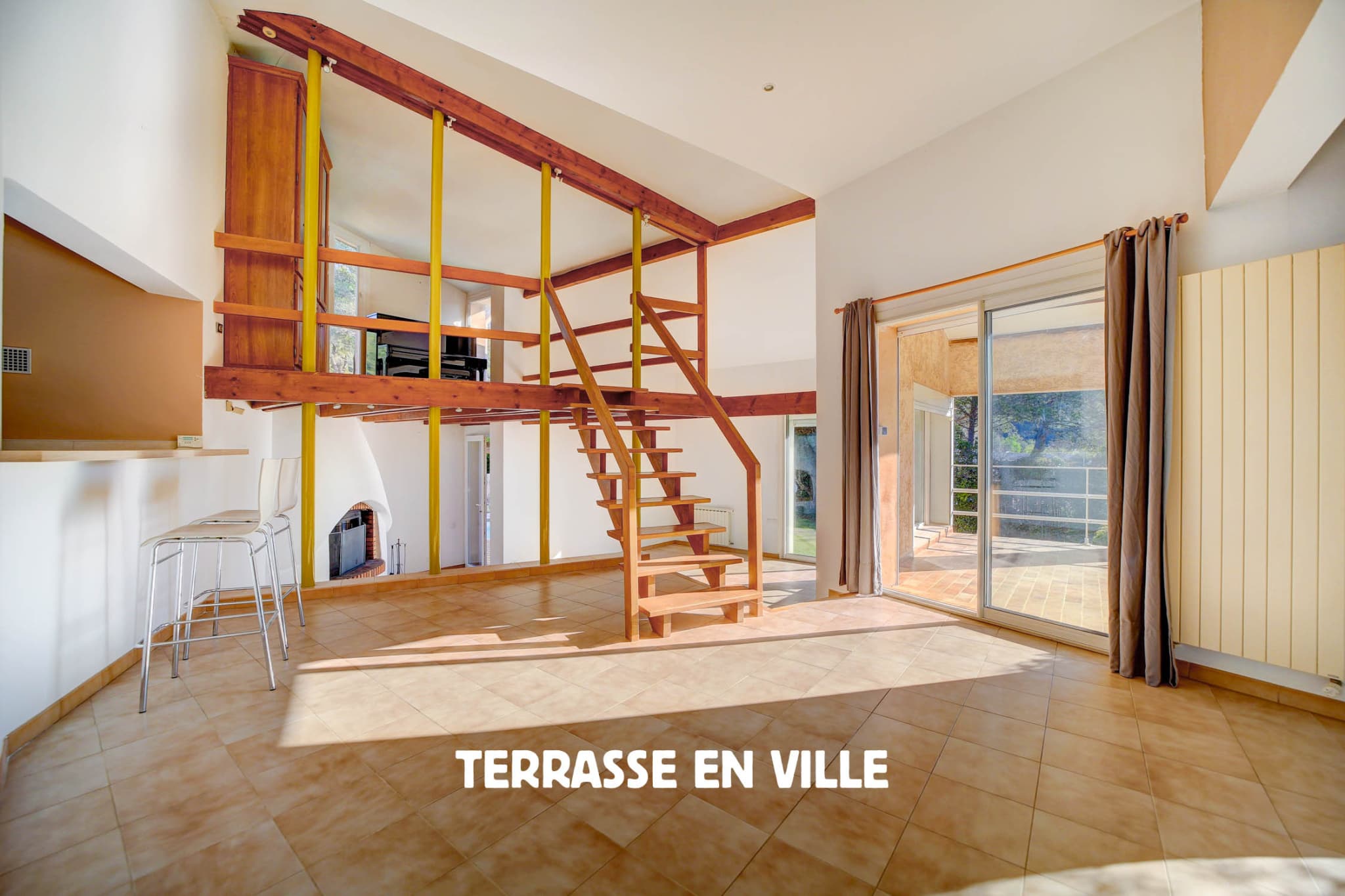 SOUS OFFRE - LA BOUILLADISSE - VILLA 159m2 - VUE DEGAGEE - PISCINE - CUISINE D'ETE - GARAGES - 5