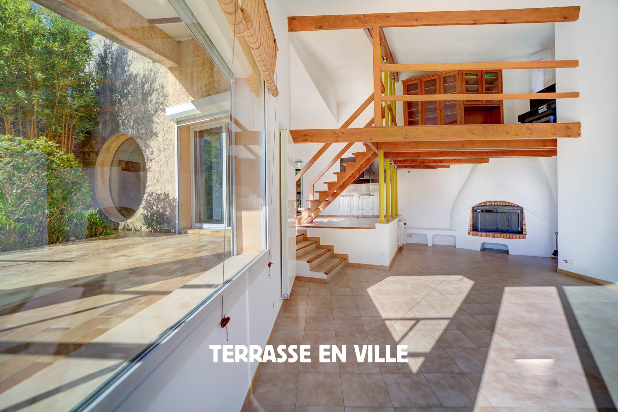 SOUS OFFRE - LA BOUILLADISSE - VILLA 159m2 - VUE DEGAGEE - PISCINE - CUISINE D'ETE - GARAGES - 6