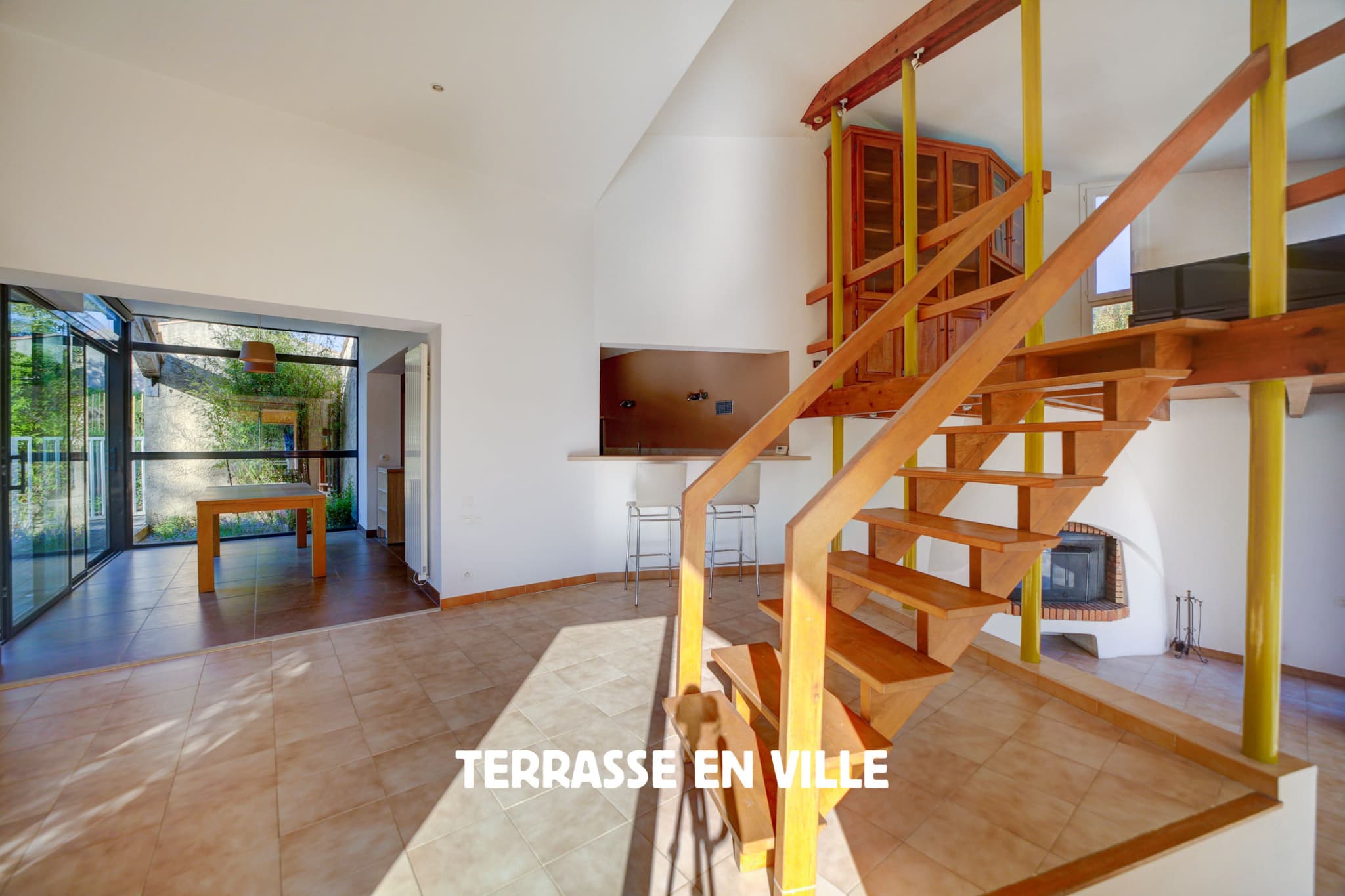 SOUS OFFRE - LA BOUILLADISSE - VILLA 159m2 - VUE DEGAGEE - PISCINE - CUISINE D'ETE - GARAGES - 4