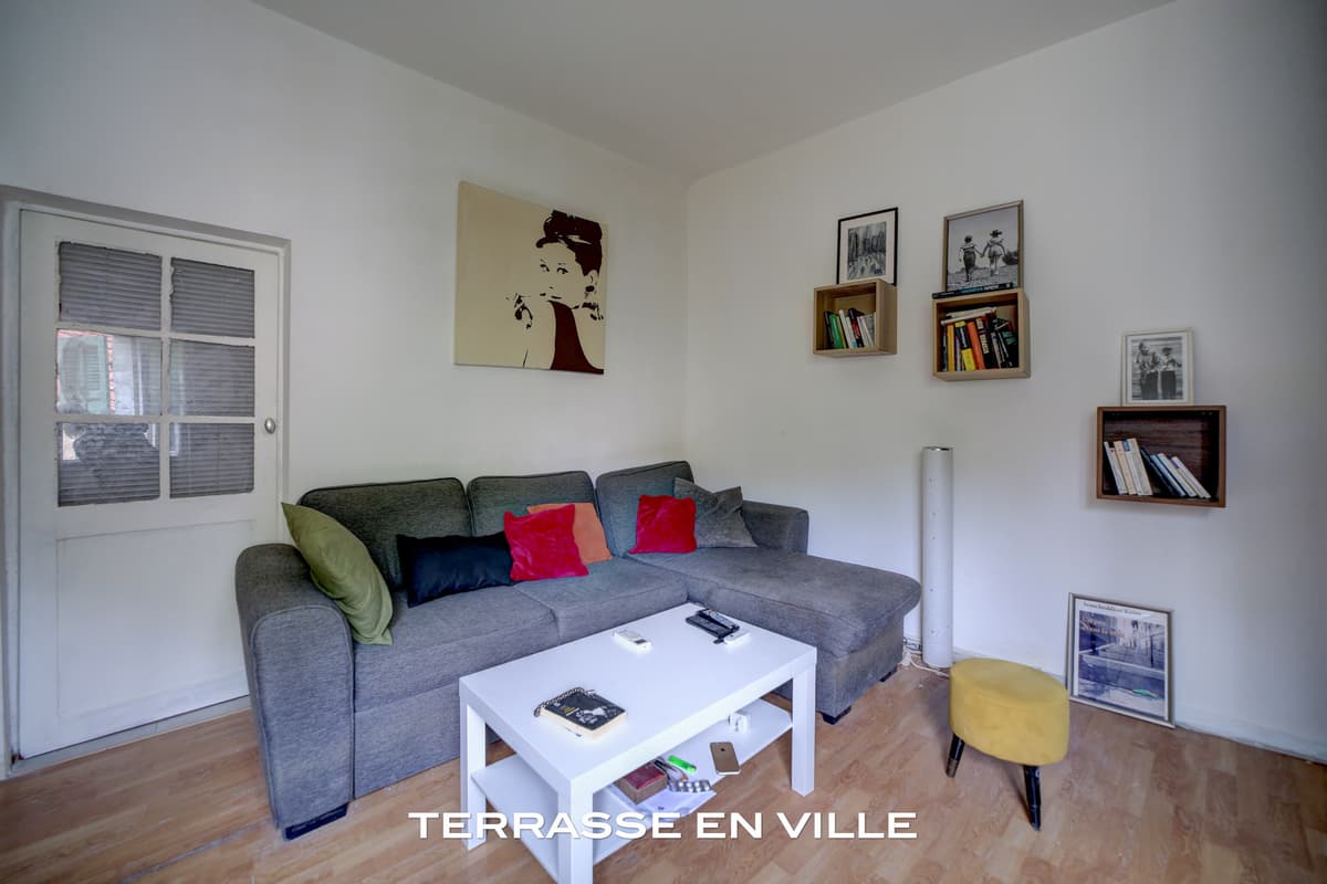 EXCLUSIVITÉ _ LA CIOTAT - CENTRE HISTORIQUE - APPARTEMENT T2 - CALME et SANS VIS A VIS - 3