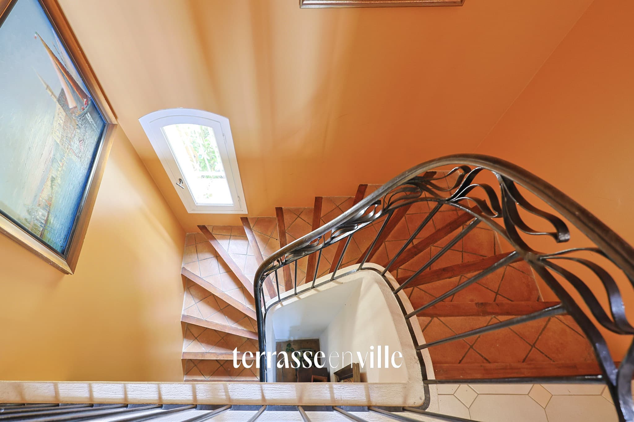 SANARY - PLAINE DU ROY - MAISON FAMILIALE T8 - 217M2 - GRAND SOUS-SOL - GARAGE - 1 700 000€ - 7