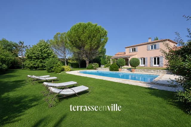 PUYRICARD - MAISON PISCINE - DEPENDANCE - JARDIN 4000 M2 - 1 149 000 €
