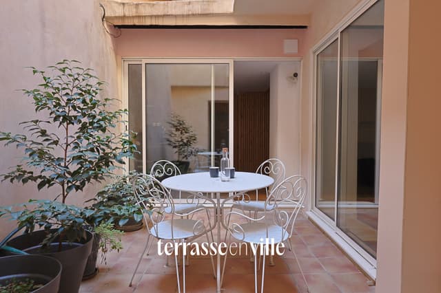 AIX-EN-PROVENCE - CENTRE VILLE LOCAL PROFESSIONNEL - T3 52 m2 - CAVE VOUTEE 93 m2 - 280 000 €
