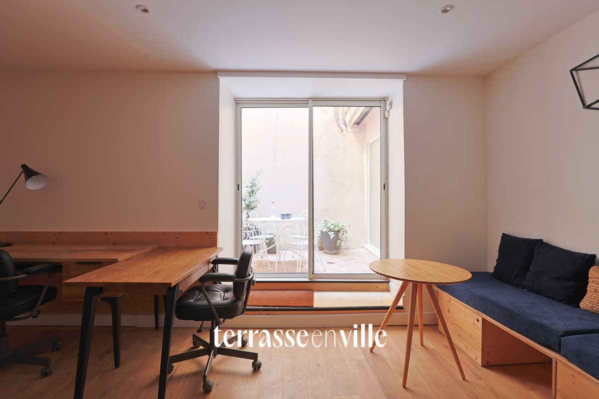 AIX-EN-PROVENCE - CENTRE VILLE LOCAL PROFESSIONNEL - T3 52 m2 - CAVE VOUTEE 93 m2 - 280 000 € - 5