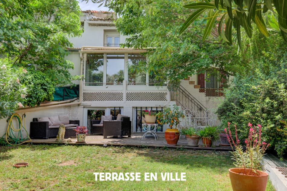 PÉLISSANNE - T 5/6 - MAISON-DE-VILLE 207M2 - JARDIN - 499 000 € - 1