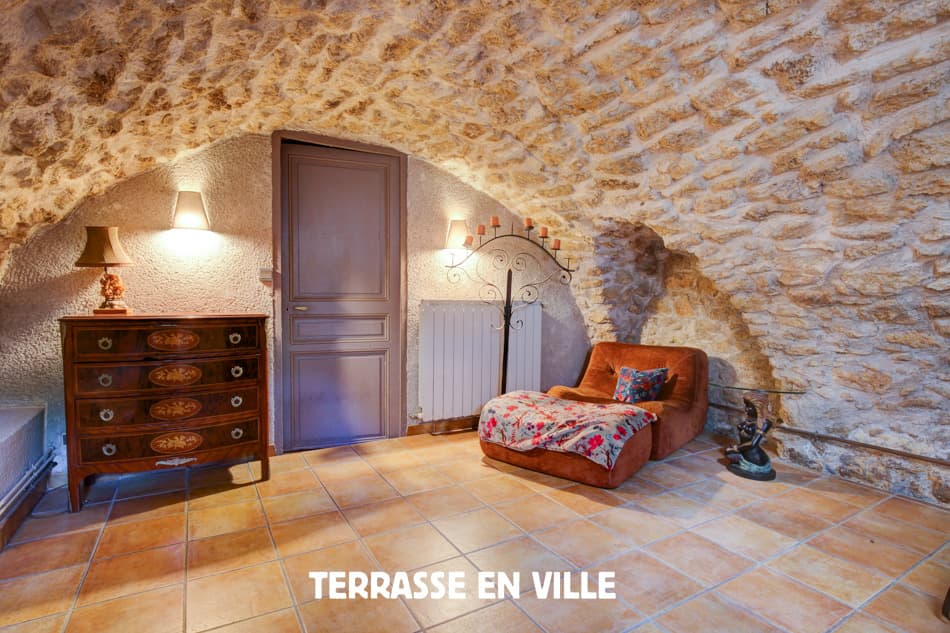PÉLISSANNE - T 5/6 - MAISON-DE-VILLE 207M2 - JARDIN - 499 000 € - 3