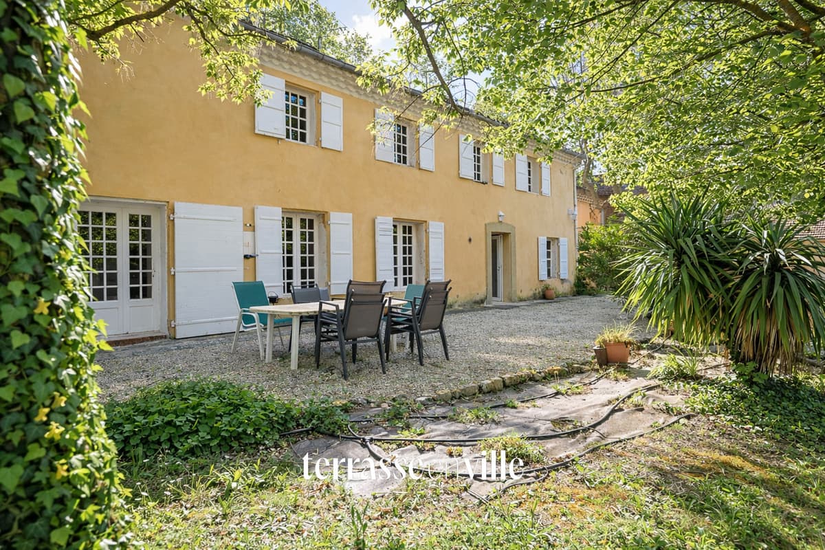 AIX-EN-PROVENCE - MAS ANCIEN - 250 m2 JARDIN - 987 000 € - 1