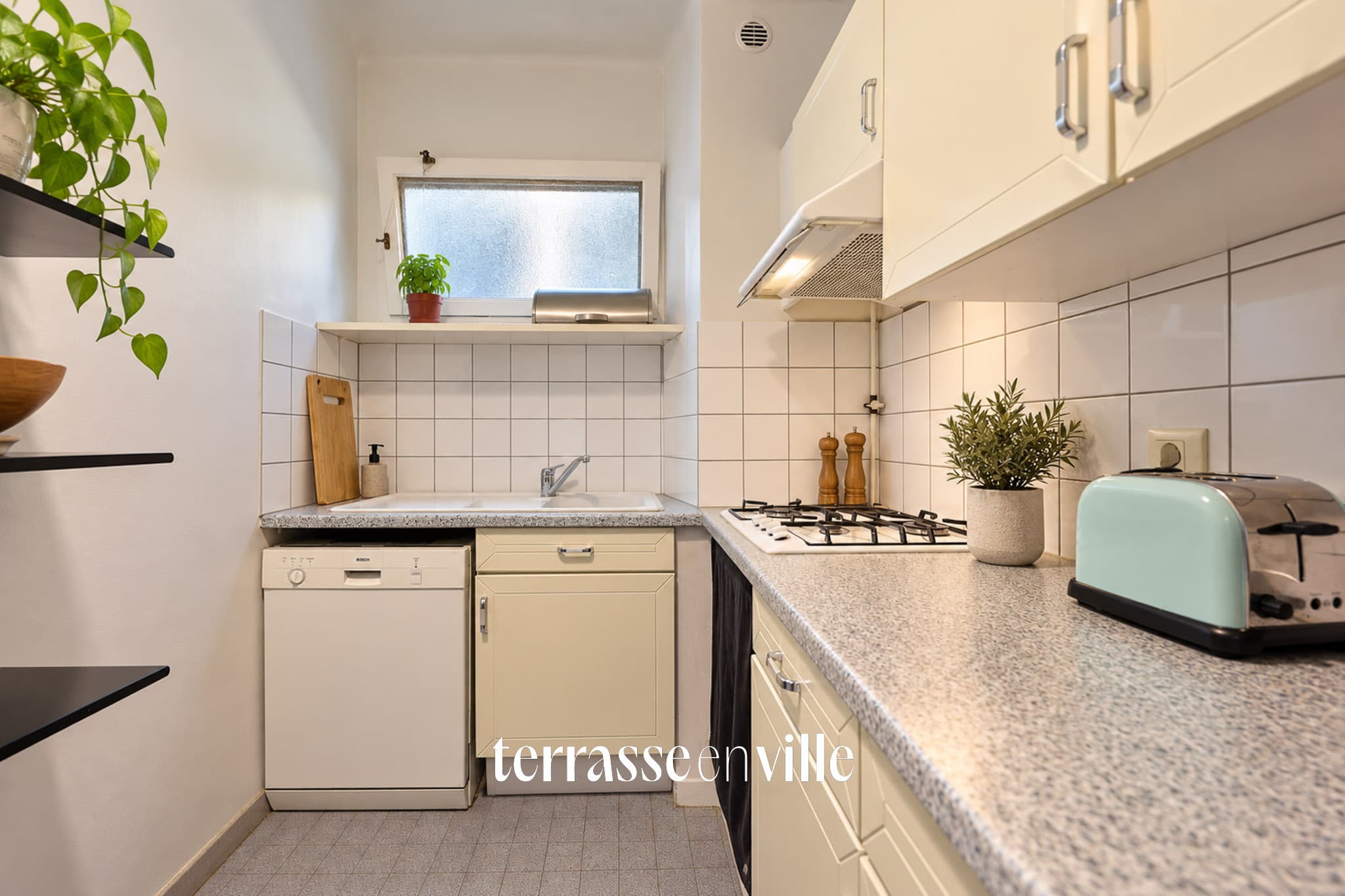 AIX EN PROVENCE - QUARTIER DE LA GARE - APPARTEMENT T2 -TERRASSE - 44 M2 - 245 000 € - - 3