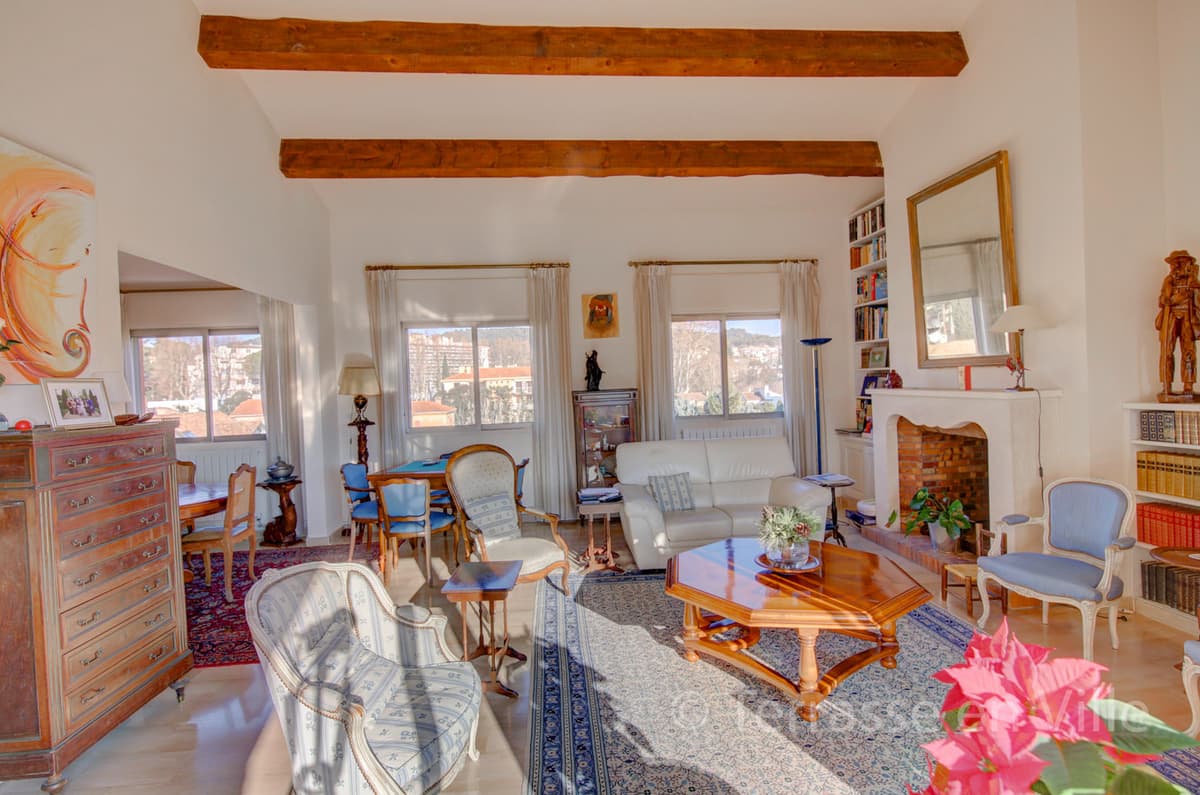AIX EN PROVENCE - DUPLEX - T5 - TERRASSE - 695 000 € - 3