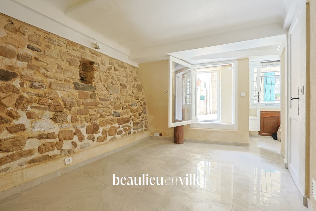 EGUILLES COEUR DU VILLAGE - MAISON 84 M2 - STUDIO INDEPENDANT- 339 000 €