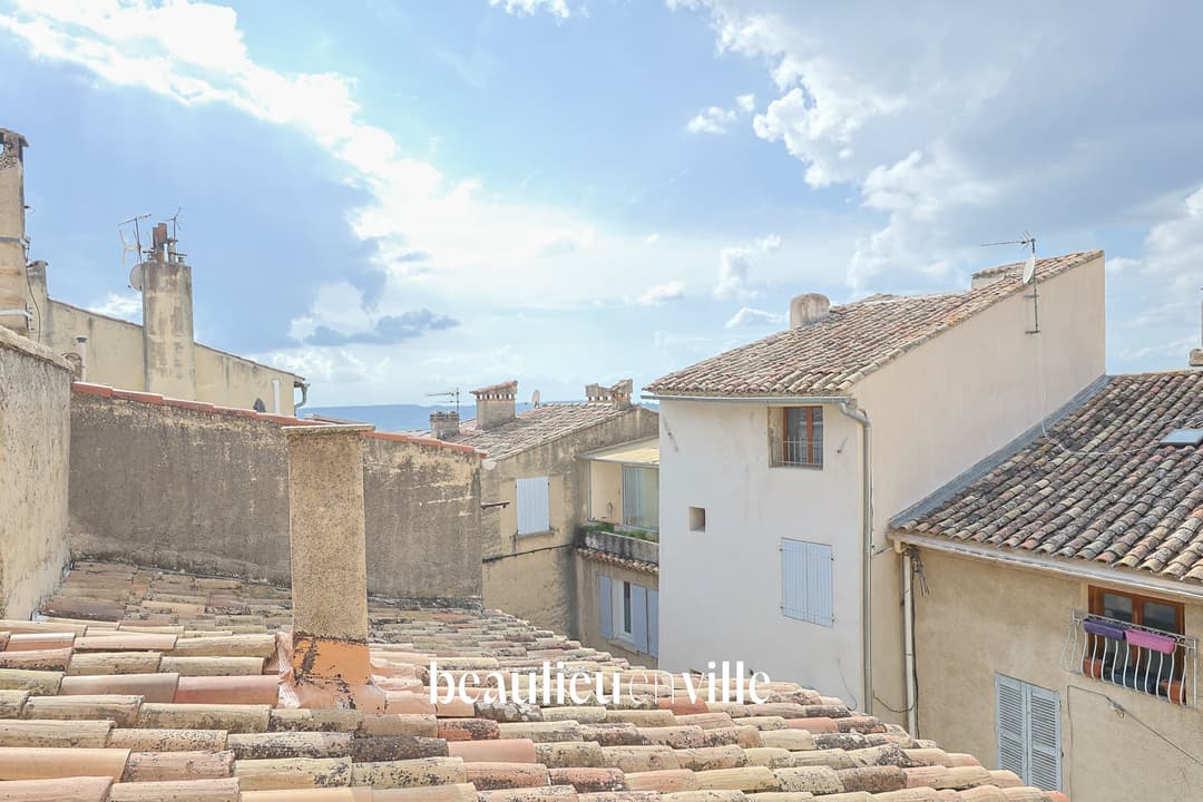 EGUILLES COEUR DU VILLAGE - MAISON 84 M2 - STUDIO INDEPENDANT- 339 000 €