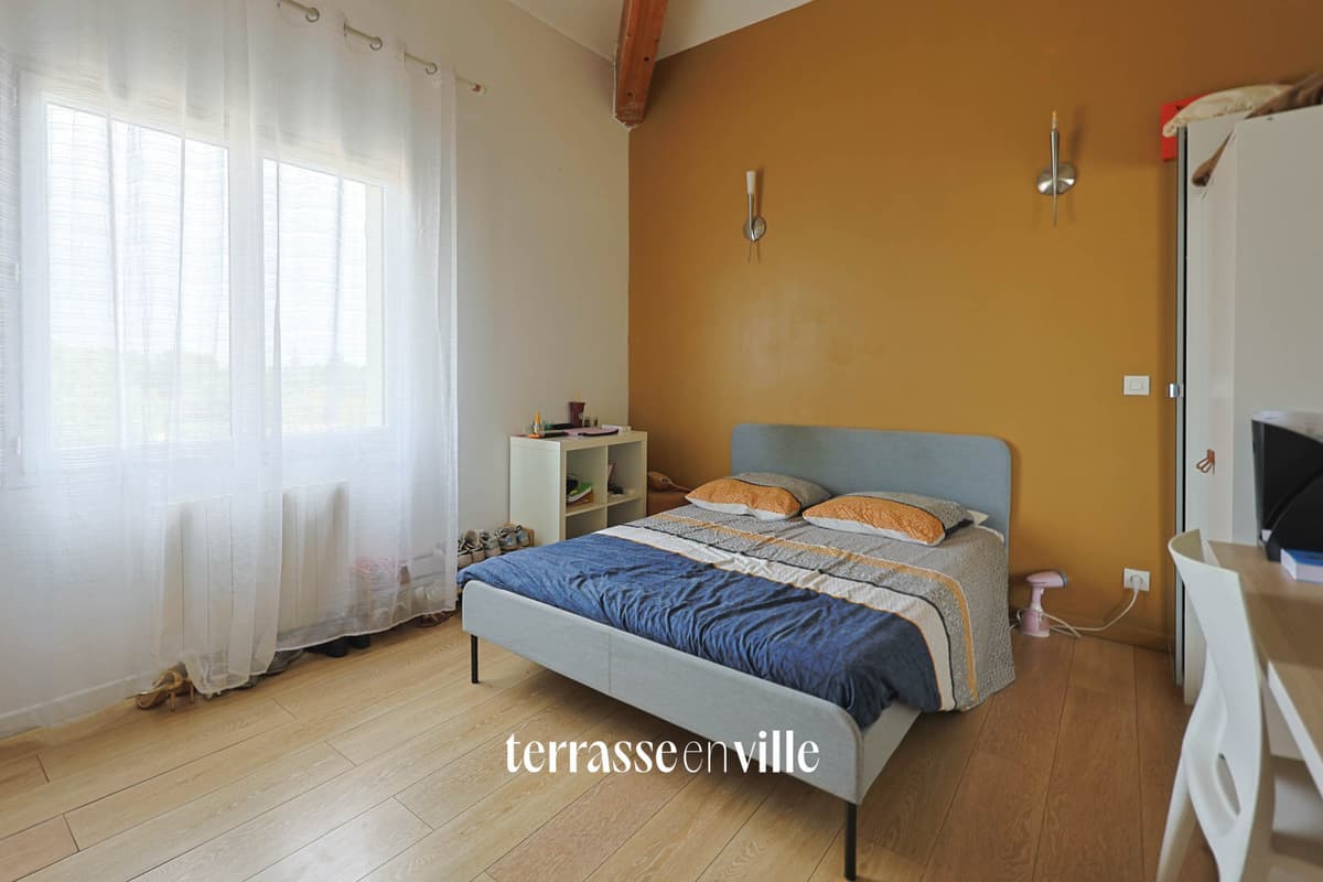 SIMIANE-COLLONGUE — PROPRIÉTÉ D'EXCEPTION — 250 M2 — TERRAIN 4 200 M2 — PISCINE— 1 190 000 € - 7