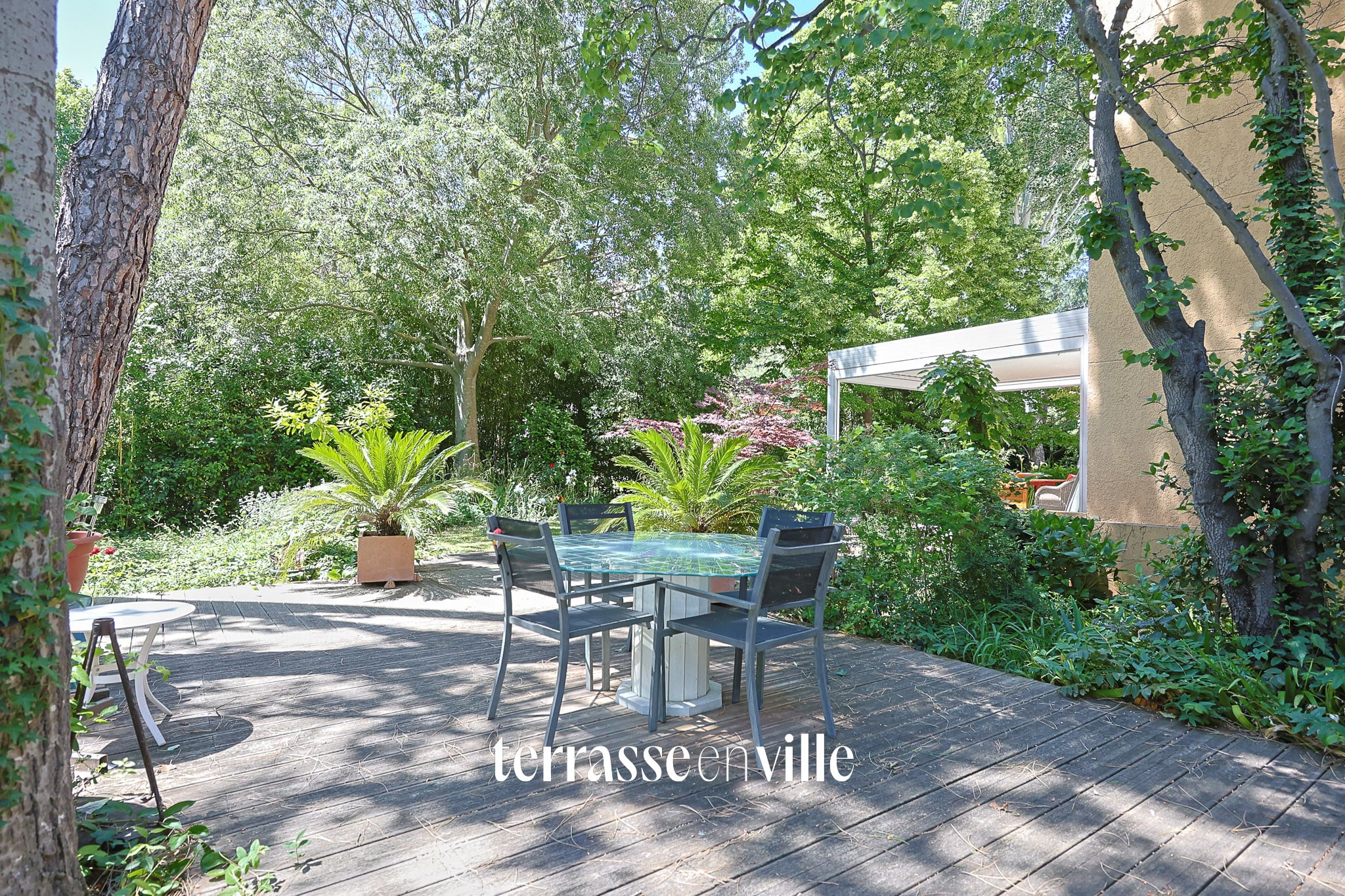 EXCLUSIVITÉ - AIX EN PROVENCE - CENTRE VILLE À PIED - APPARTEMENT T4 - 107M2 - JARDIN 900M2 - 870 000€