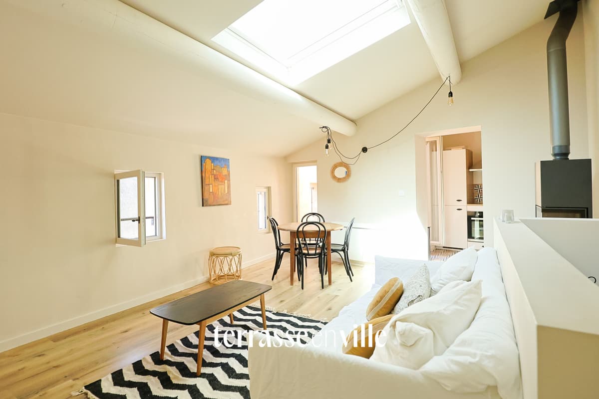 EGUILLES - MAISON DE VILLAGE - T3 TERRASSE - 330 000 € - 3