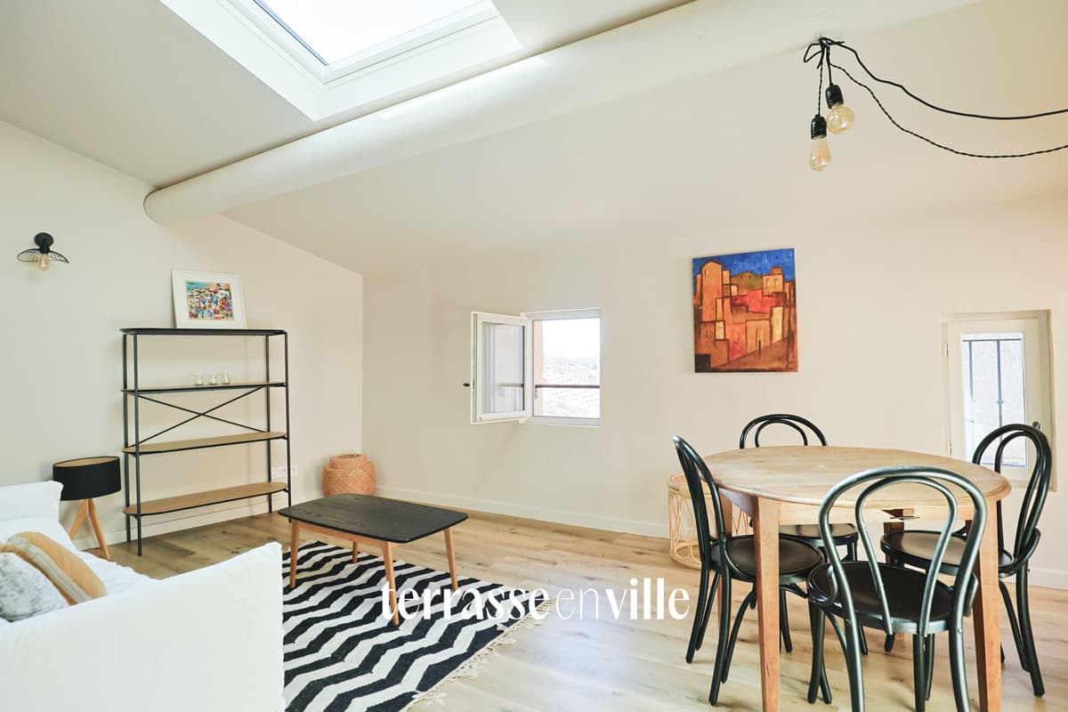 EGUILLES - MAISON DE VILLAGE - T3 TERRASSE - 330 000 € - 2