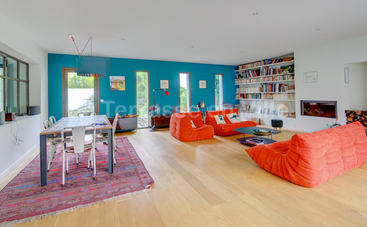 PUYRICARD - CENTRE VILLAGE - MAISON - 240 m2 - 1000 m2 de jardin - PISCINE - 1 335 000 € - 3