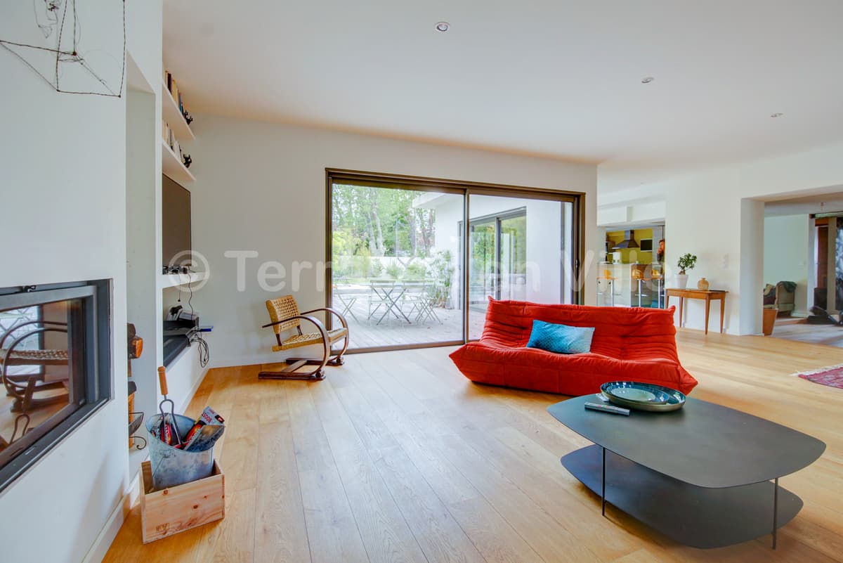 PUYRICARD - CENTRE VILLAGE - MAISON - 240 m2 - 1000 m2 de jardin - PISCINE - 1 335 000 € - 4