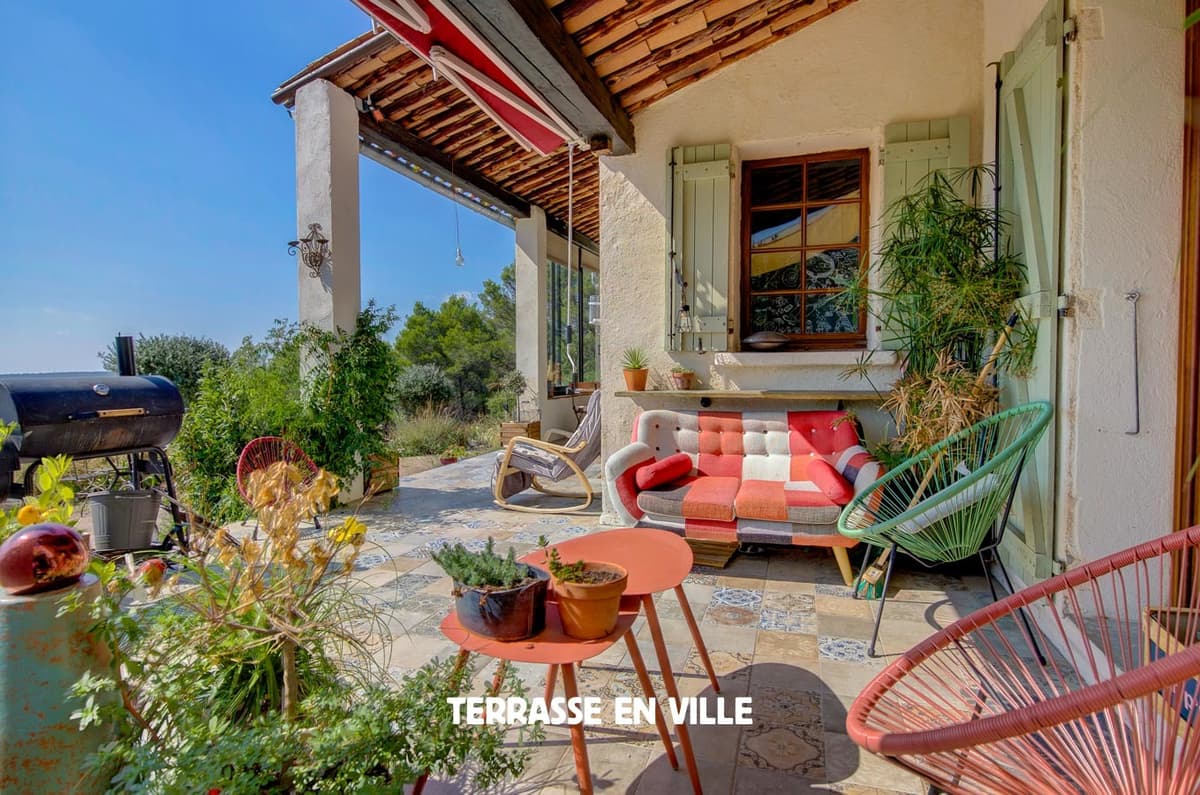 - SOUS COMPROMIS - EXCLUSIVITE - EGUILLES - MAISON - 180m2 - PISCINE - VUE - PARC 3000m2 - 1 080 000€ - 6