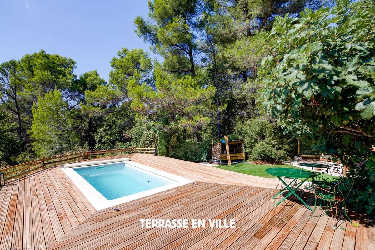 - SOUS COMPROMIS - EXCLUSIVITE - EGUILLES - MAISON - 180m2 - PISCINE - VUE - PARC 3000m2 - 1 080 000€ - 2