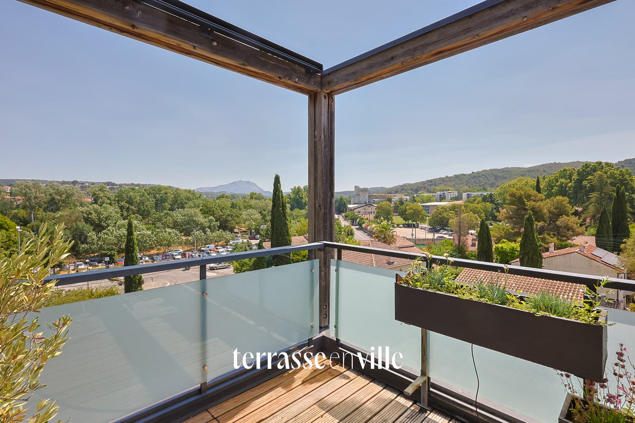 PONT DE L’ARC - ROOFTOP - T3 - 101 M2 - TERRASSE 61 M2 - 690 000 € - 4