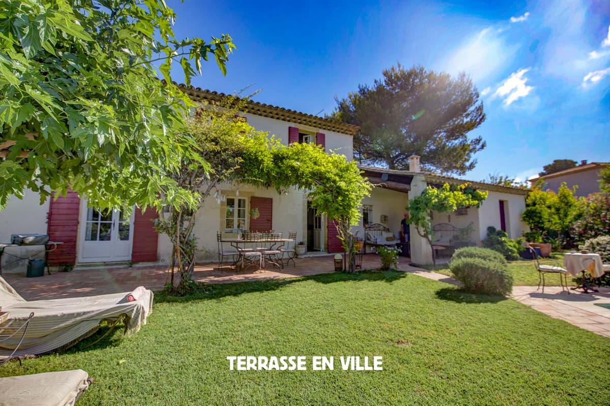 EGUILLES- BASTIDE 150 m2 - EGUILLES - 1 050 000 € - 1