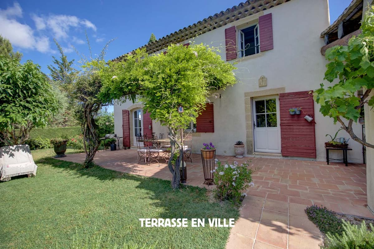 EGUILLES- BASTIDE 150 m2 - EGUILLES - 1 050 000 € - 2