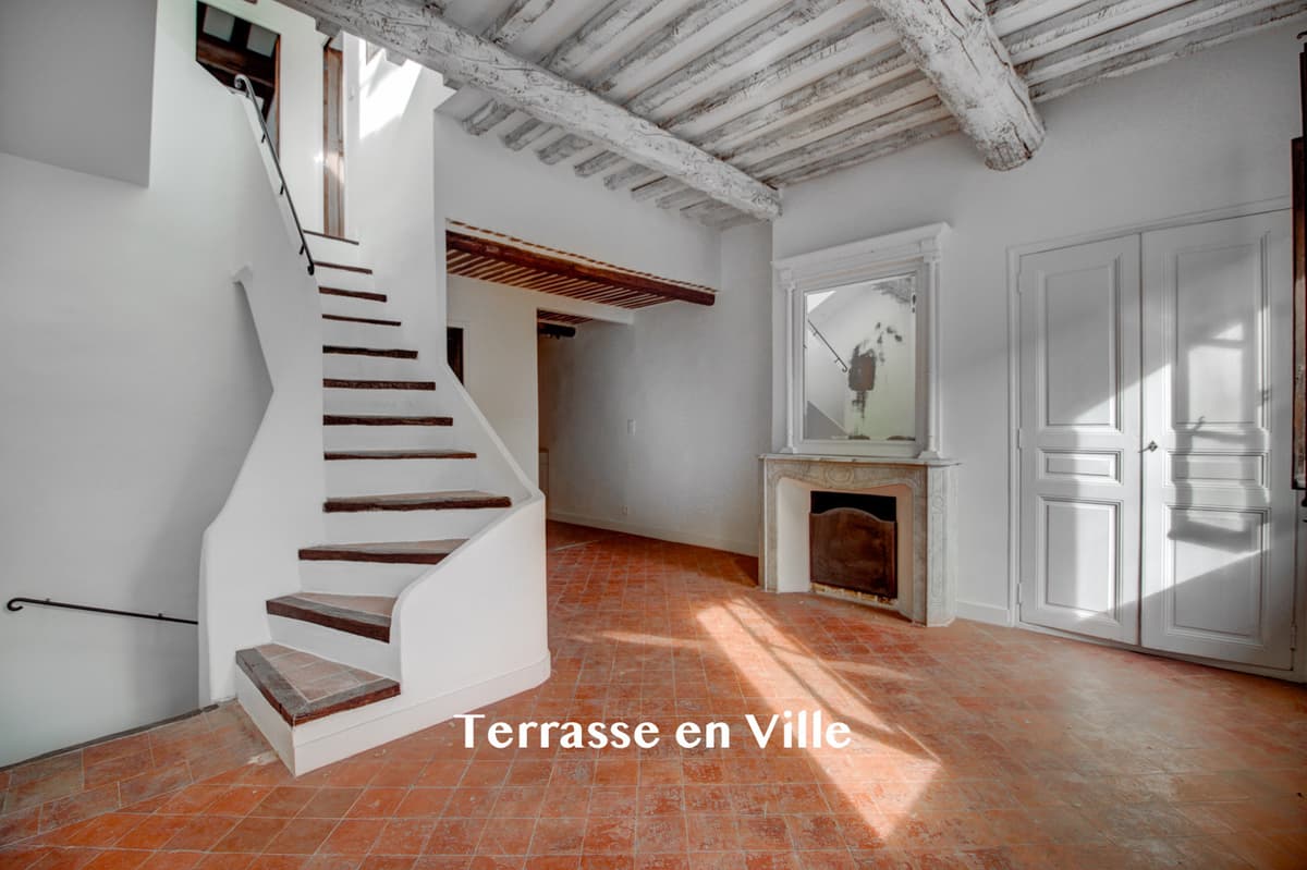 SOUS-COMPROMIS -AIX-EN-PROVENCE - CENTRE VILLE - DUPLEX - T3 TERRASSE - 470 000 € - 2