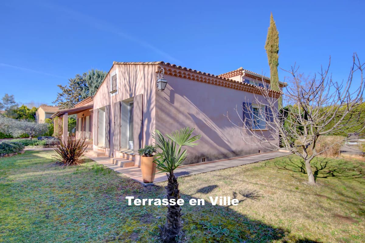 EXCLUSIVITE - CENTRE VILLAGE - PUYRICARD - MAISON PISCINE - 1 160 000 € - 2