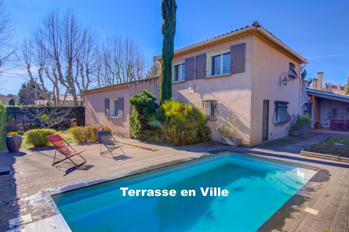 EXCLUSIVITE - CENTRE VILLAGE - PUYRICARD - MAISON PISCINE - 1 160 000 €