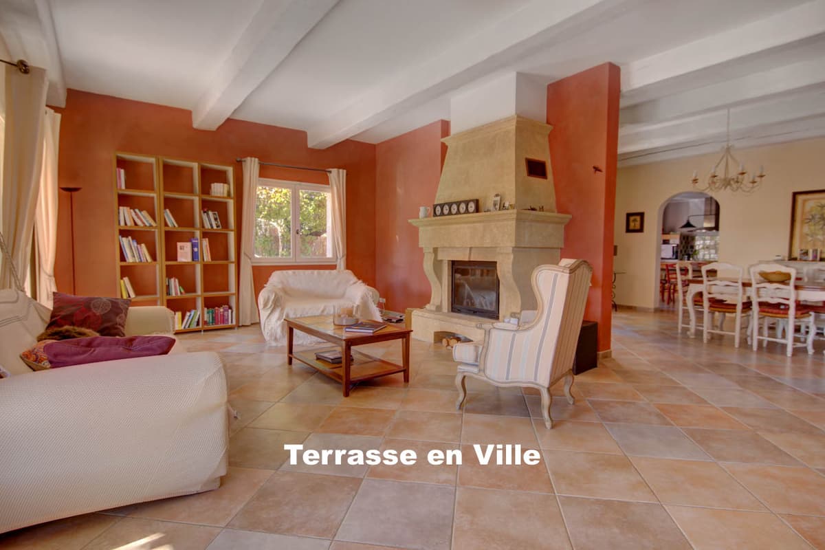 EXCLUSIVITE - CENTRE VILLAGE - PUYRICARD - MAISON PISCINE - 1 160 000 € - 6