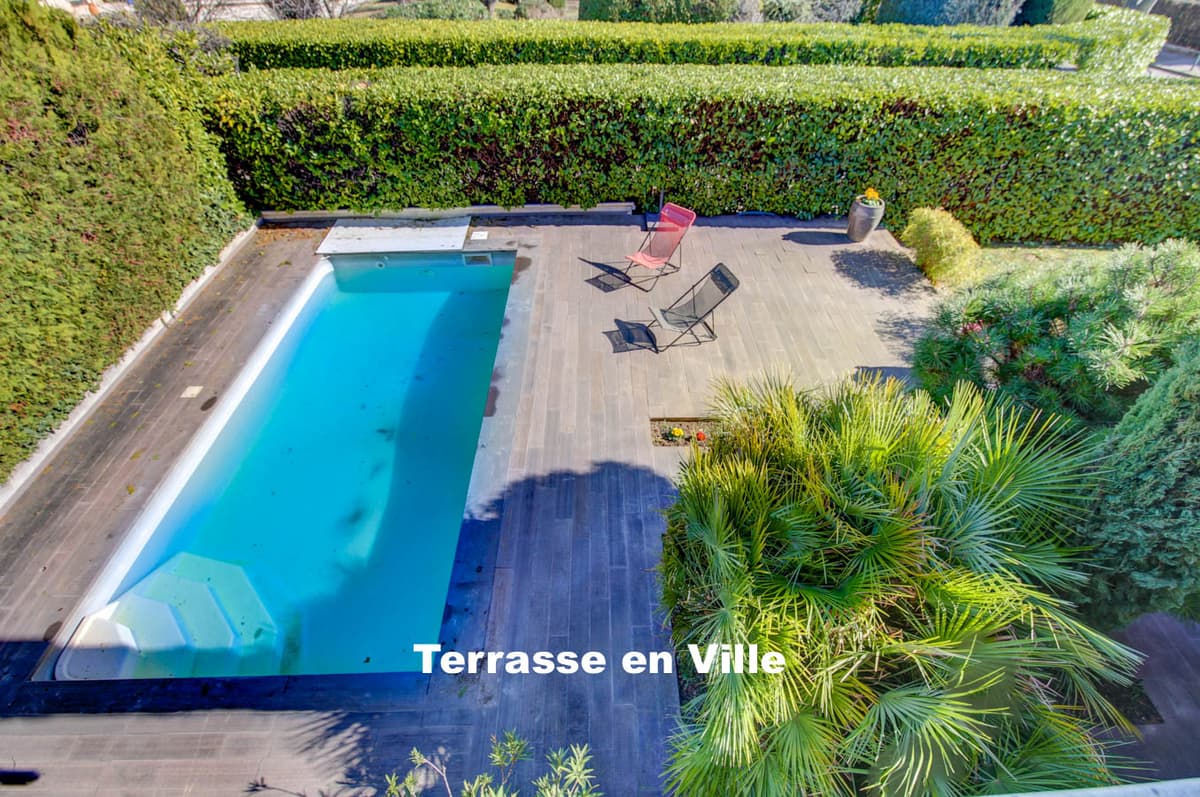 EXCLUSIVITE - CENTRE VILLAGE - PUYRICARD - MAISON PISCINE - 1 160 000 € - 3