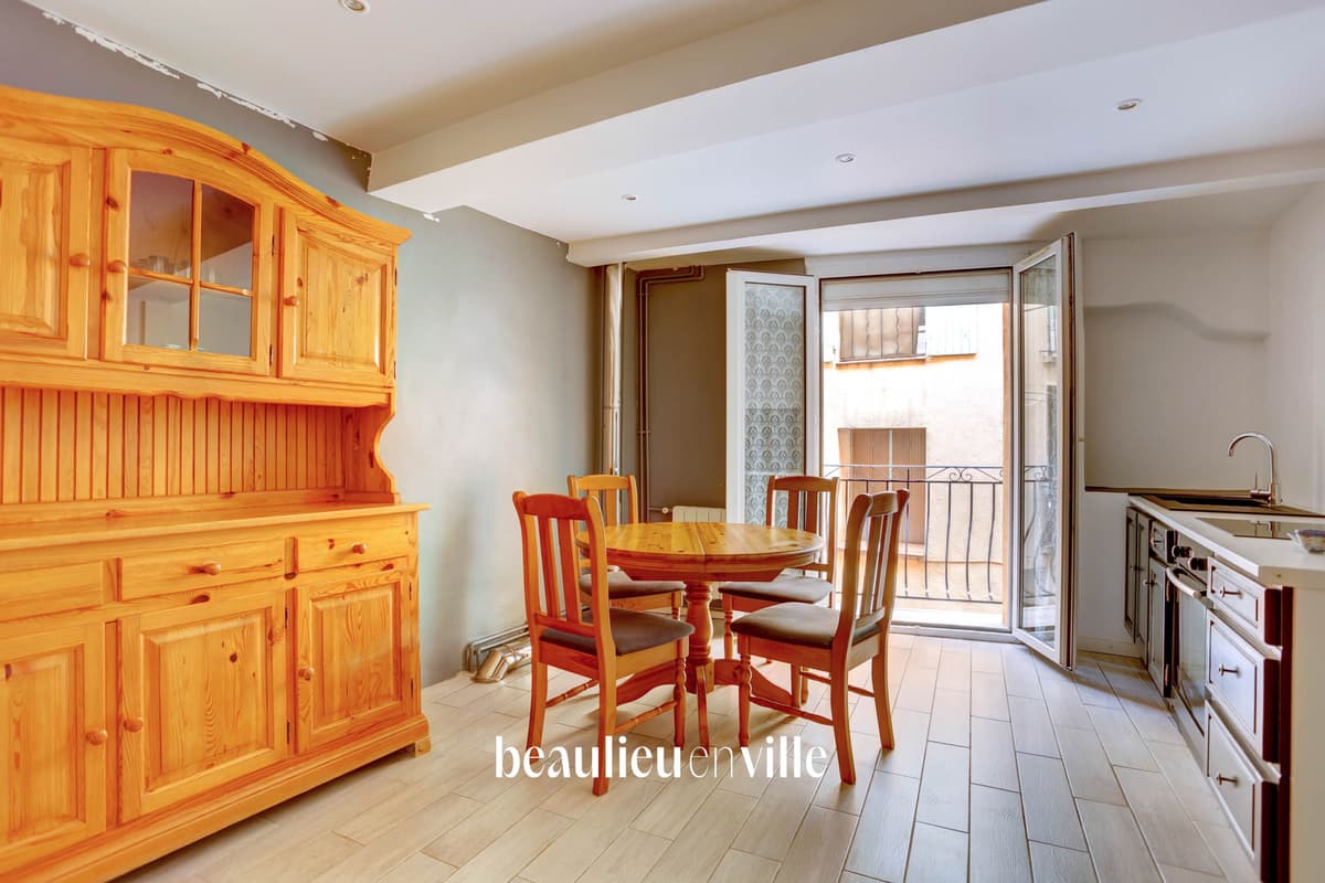 TRETS - MAISON DE VILLAGE - 3 PIÈCES - 84M2 - 210 000€ - 2