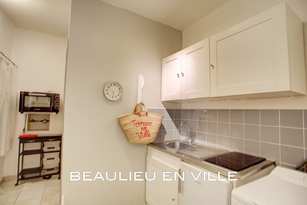 AIX-EN-PROVENCE - EXCLUSIVITE - CENTRE HISTORIQUE - T2 40 M2 - 180 000 € - 5