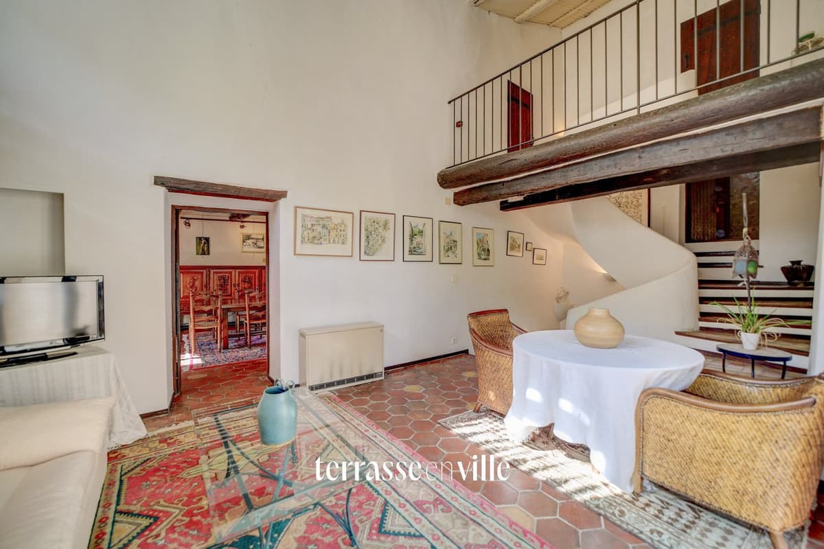 OPPEDE LE VIEUX - Maison d’hôte historique - 300 m2 - parking - 2 Terrasses de 55 m2 - 5