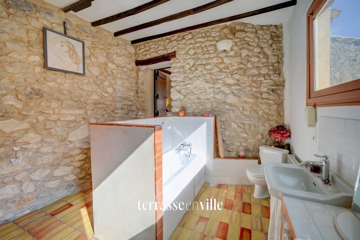 OPPEDE LE VIEUX - Maison d’hôte historique - 300 m2 - parking - 2 Terrasses de 55 m2 - 7