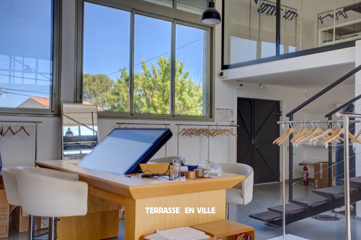 AIX-EN-PROVENCE — CELONY — ESPACE ATYPIQUE — 231 M2 — PARKING — 870 000 € - 4