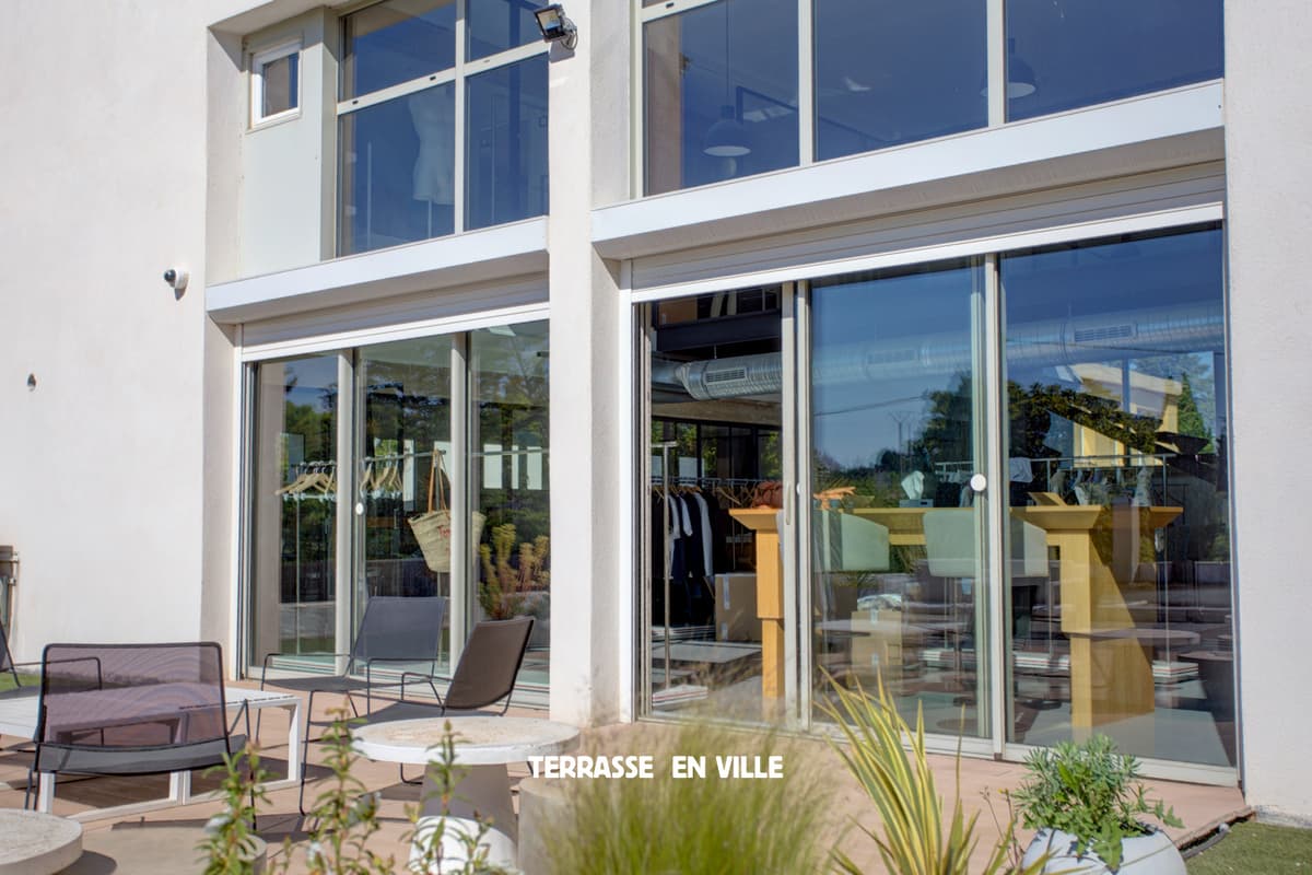 AIX-EN-PROVENCE — CELONY — ESPACE ATYPIQUE — 231 M2 — PARKING — 870 000 € - 2