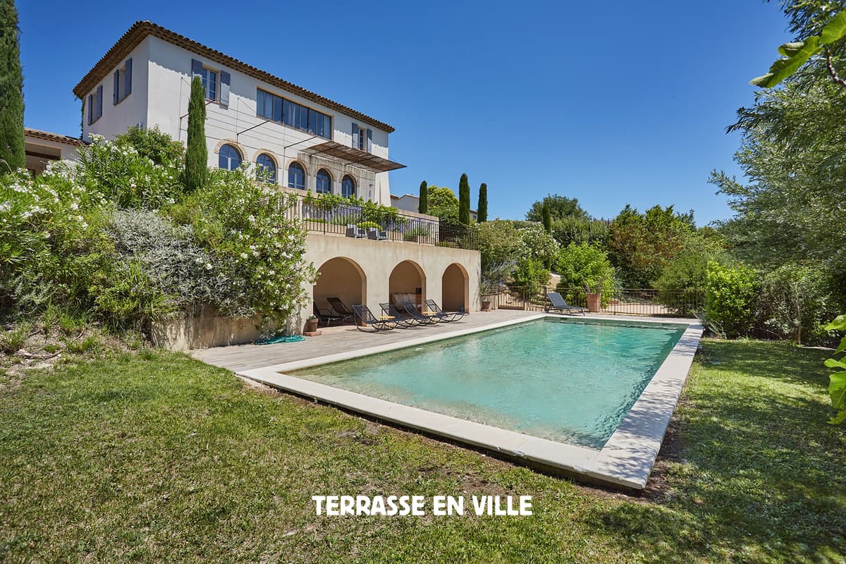 MAISON D'EXCEPTION - AIX EN PROVENCE - VUE PANORAMIQUE - JARDIN - PISCINE - 2 150 000 € - 3