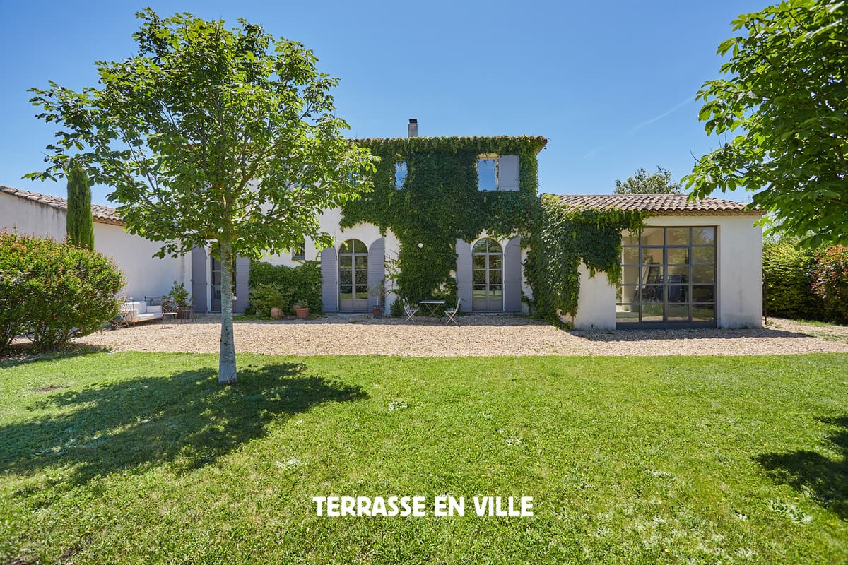 MAISON D'EXCEPTION - AIX EN PROVENCE - VUE PANORAMIQUE - JARDIN - PISCINE - 2 150 000 € - 2
