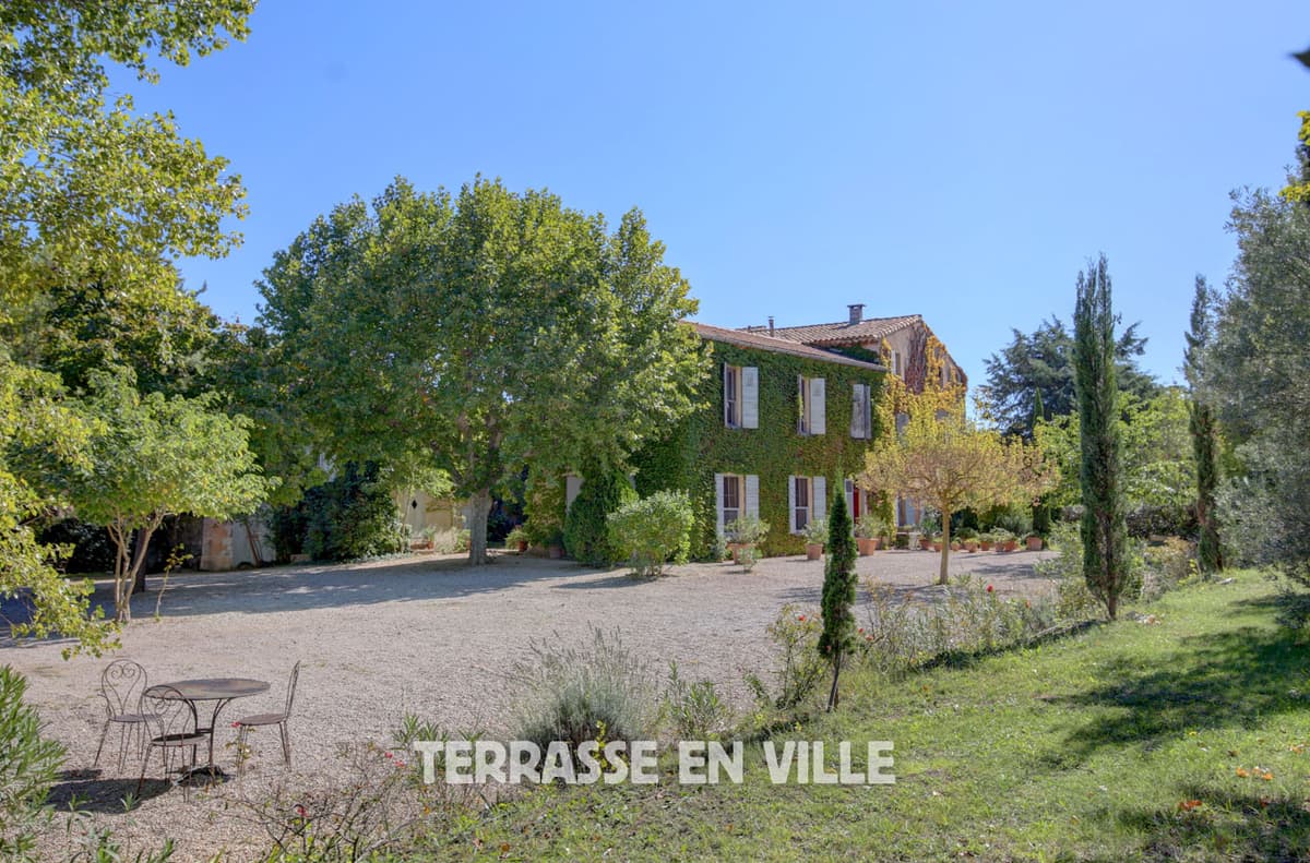 PROPRIÉTÉ DE CARACTÈRE POUR SIÈGE SOCIAL HAUT DE GAMME PARC PISCINE 1 850 000 € - 3