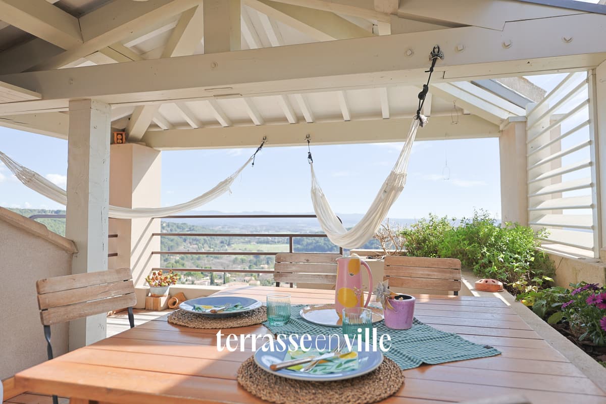 EXCLUSIVITE - EGUILLES - MAISON T6 - TERRASSE - VUE - 945 000 € - 1