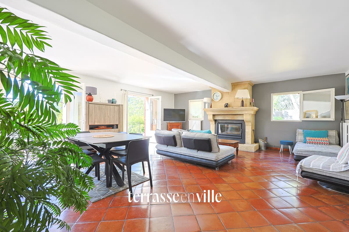 SOUS-PROMESSE - EGUILLES - MAISONS 220M2 - TERRAIN 3300M2 - PISCINE - GARAGE - 1 200 000€ - 6