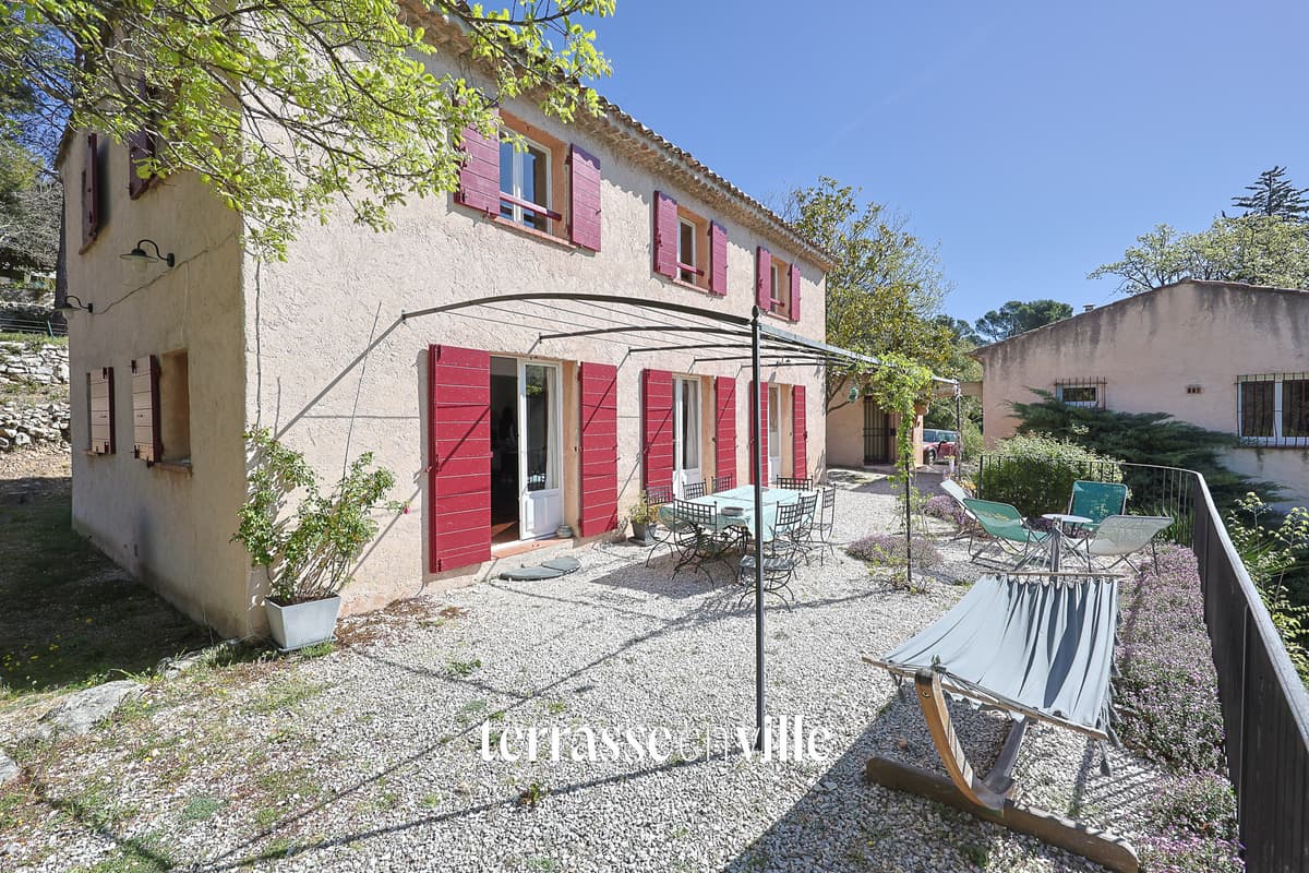 SOUS-PROMESSE - EGUILLES - MAISONS 220M2 - TERRAIN 3300M2 - PISCINE - GARAGE - 1 200 000€ - 3