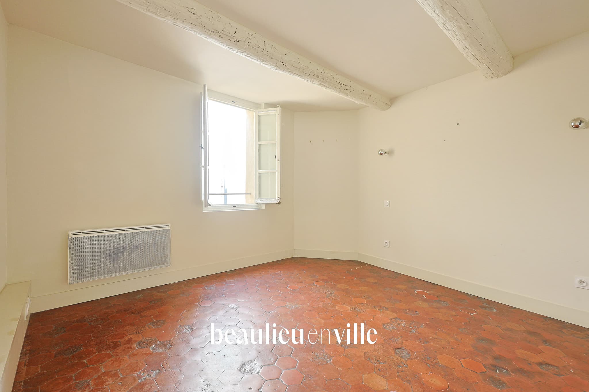 CENTRE HISTORIQUE - APPARTEMENT T3 - 61M2 - 385 000 € - 3